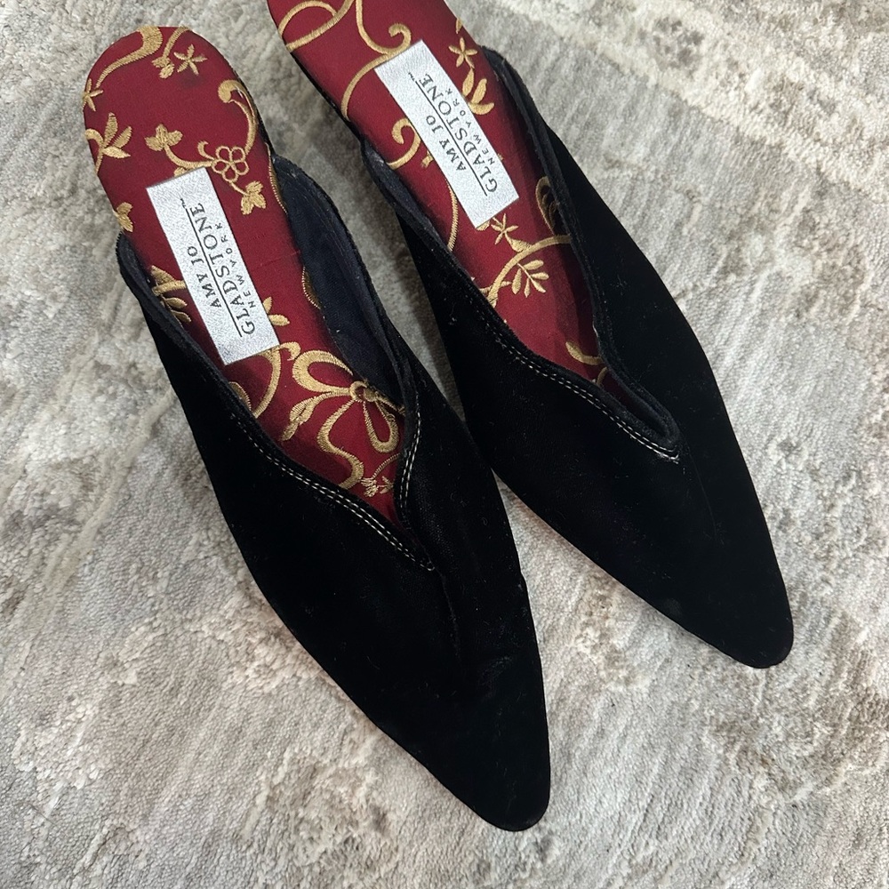 Chic Black Velvet Mules